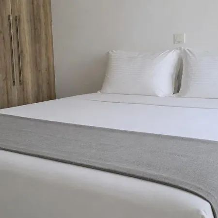 Esperides Pearl Luxury Seafront By Dm Hospitality Лоутраки